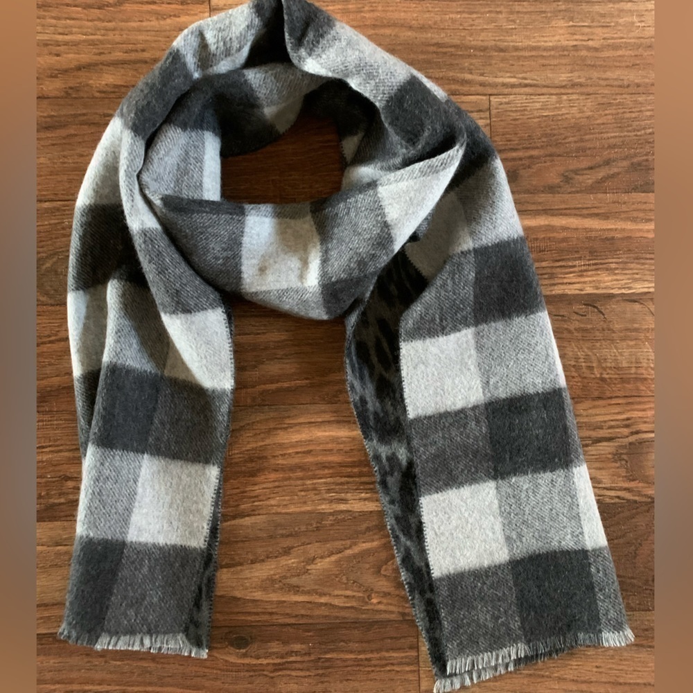 CASHMERES Double Sided Scarf Animal Plaid Print - Picture 16 of 16